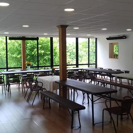 Divaca, Srebrna アパート *