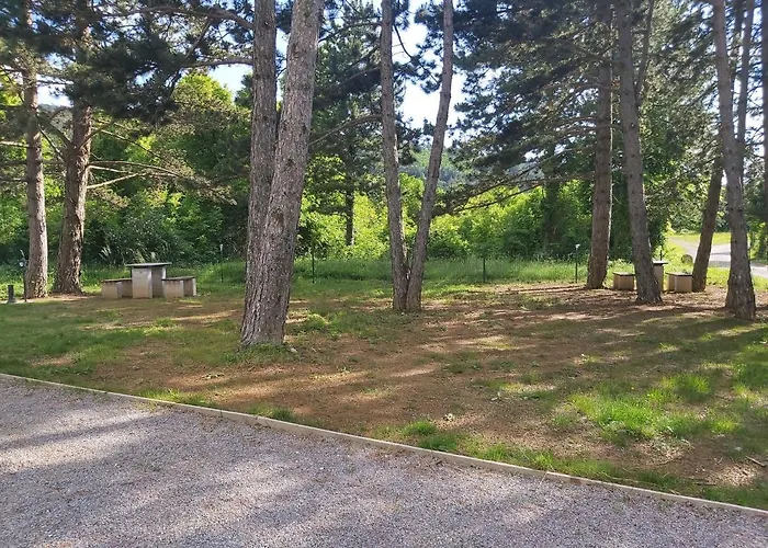 Divaca, Srebrna Апартаменты *