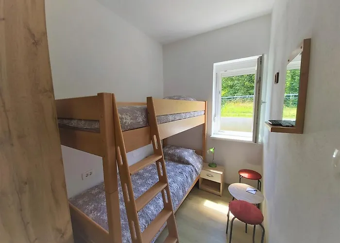 Divaca, Srebrna アパート ディヴァーチャ