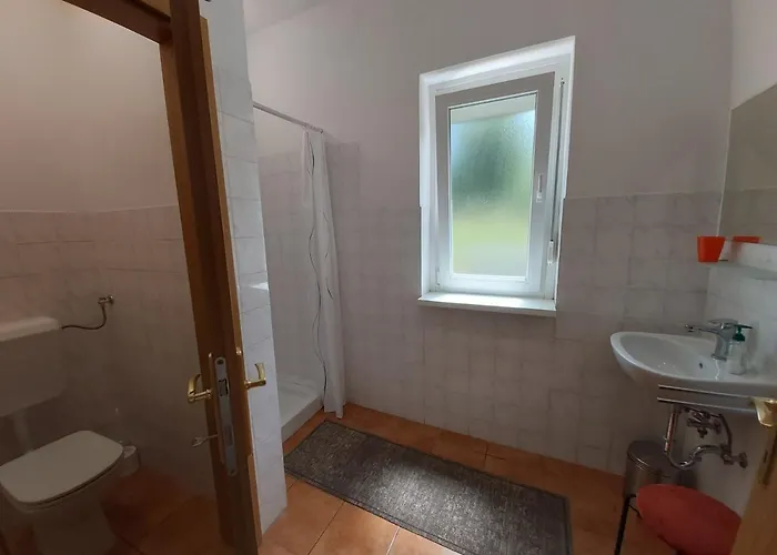 Divaca, Srebrna アパート